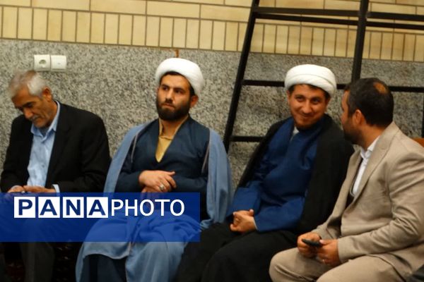 مسجدالقرآن غرق در شادی میلاد کریم اهل بیت(ع)