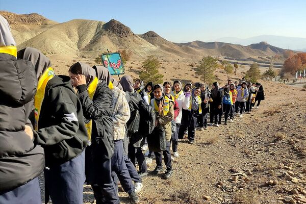 اعزام دانش آموزان شهرستان ورامین به اردو یک روزه تمشک