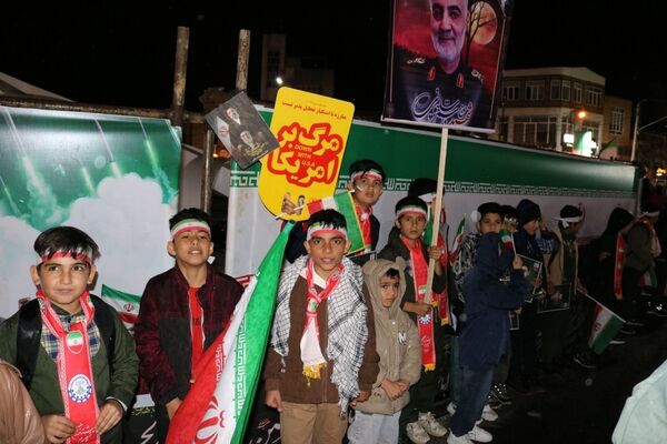 دانش‌آموزان پای کار وطن