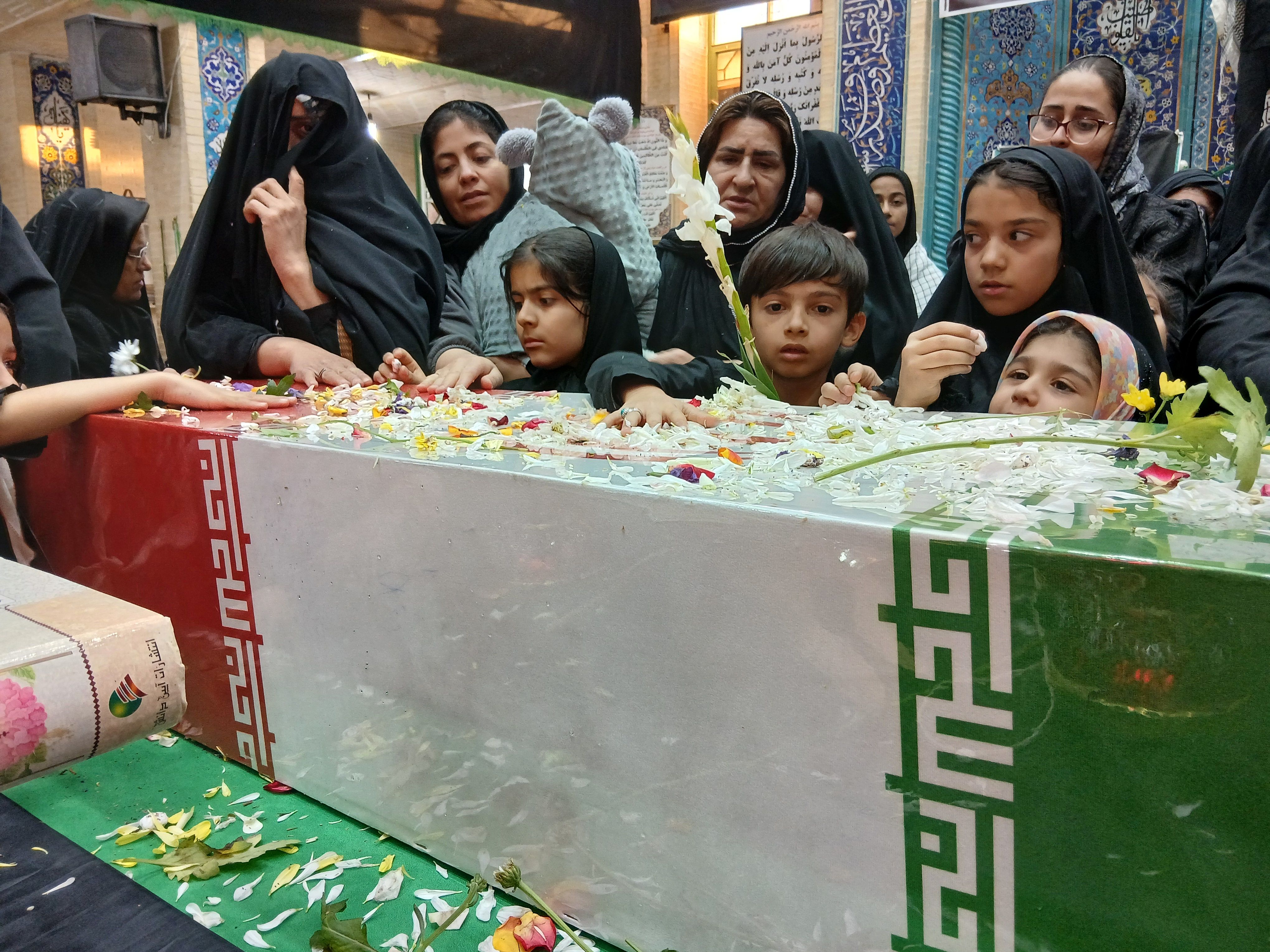 استقبال از شهید گمنام در مسجد امام حسین مجتبی (ع) محله سید میرزا