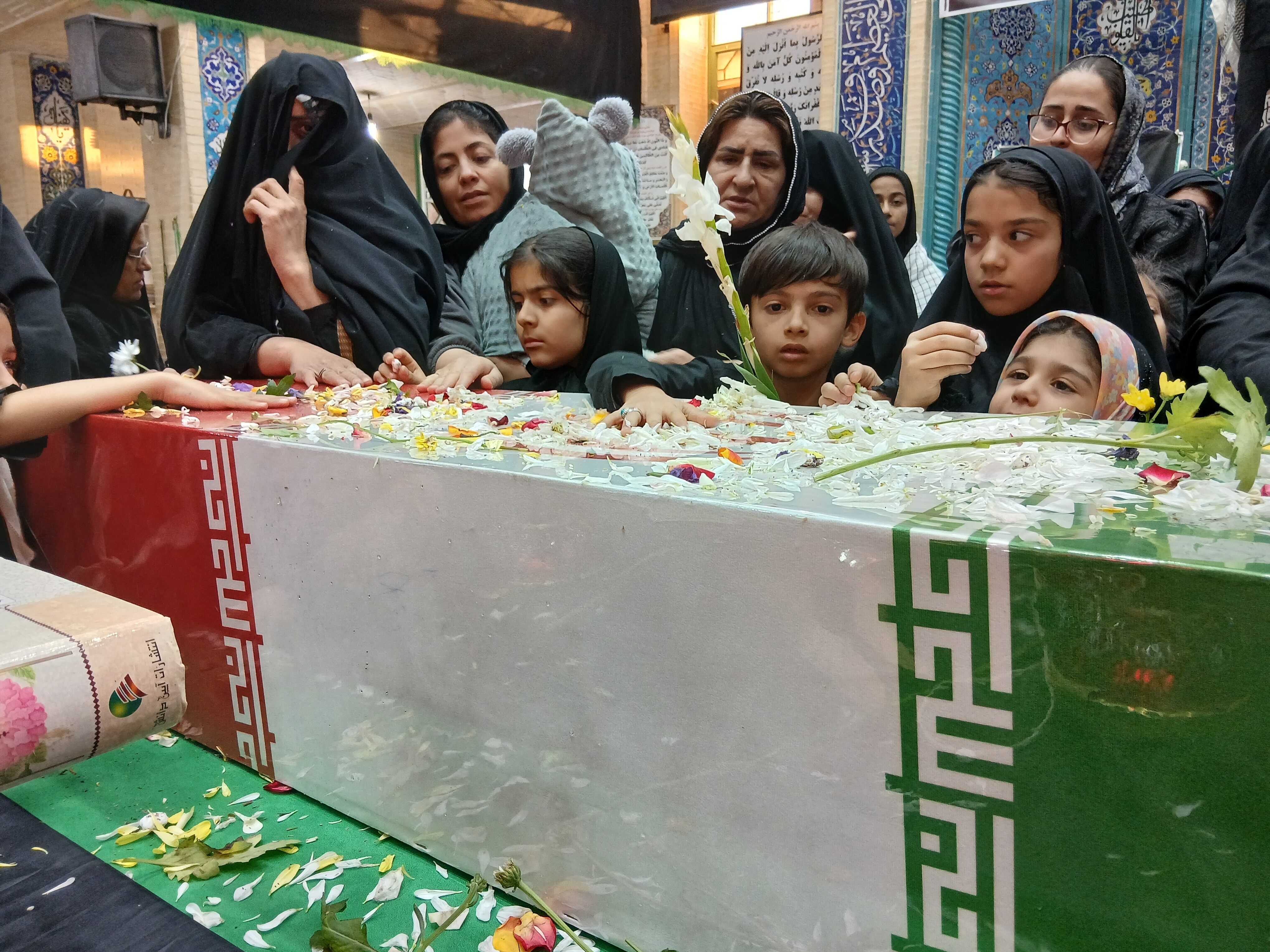 استقبال از شهید گمنام در مسجد امام حسین مجتبی (ع) محله سید میرزا
