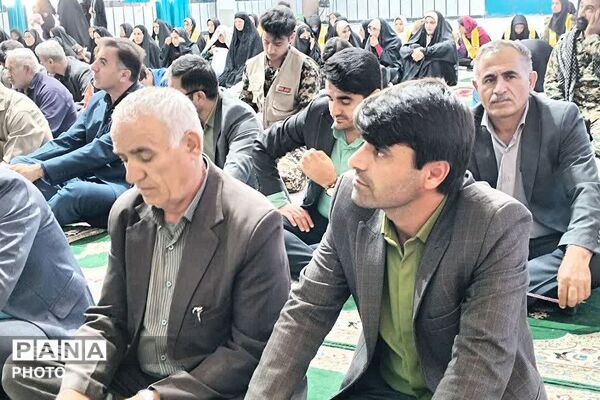 حضور پرشور فرهنگیان و دانش آموزان پیشتاز در نماز جمعه‌‌ بخش دیشموک