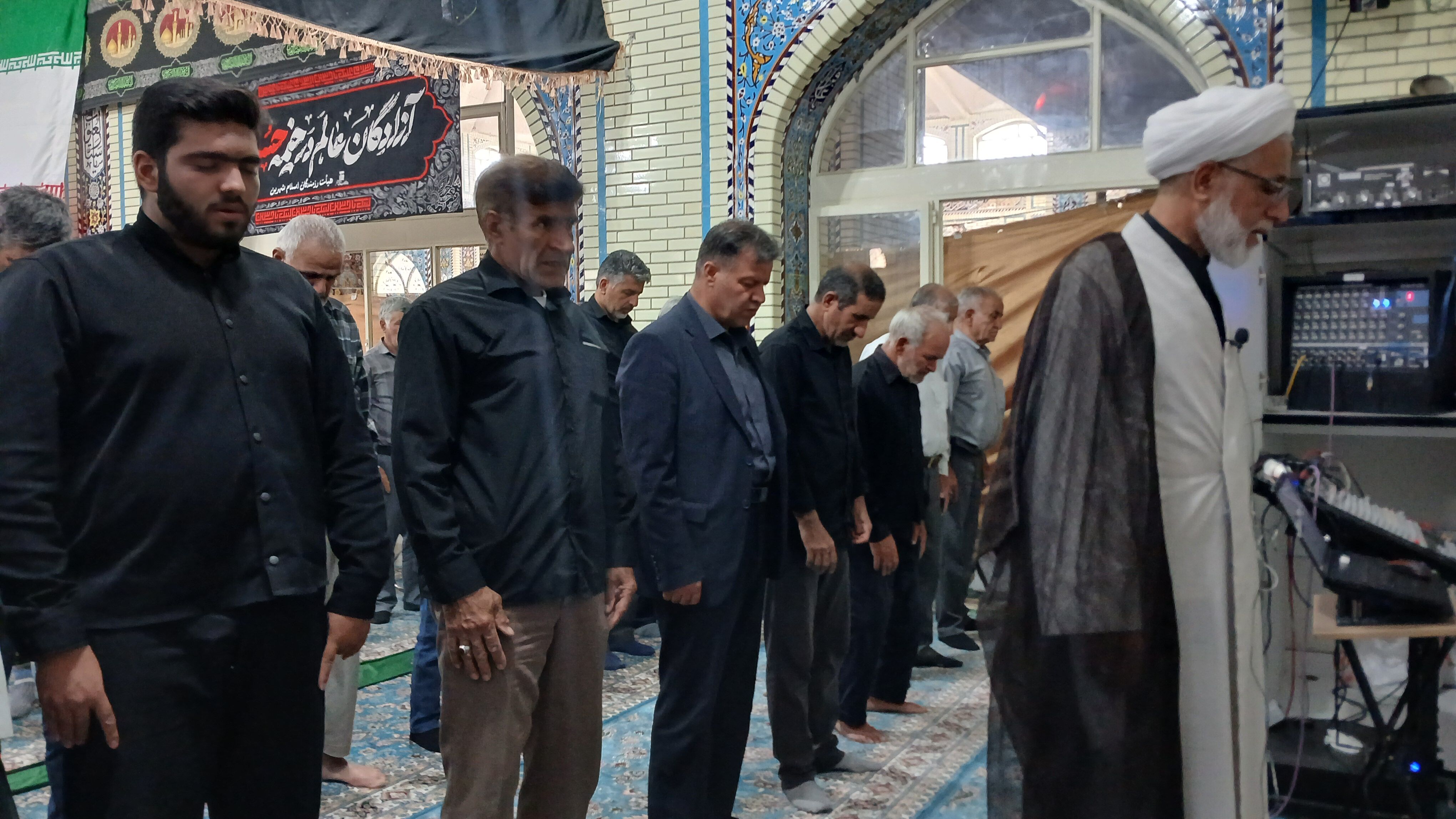 حماسه حضور نماز جمعه این هفته بن