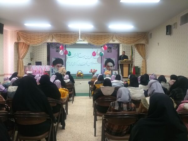 مراسم بزرگداشت نماز در اسفرورین 