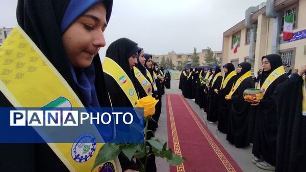 وداع با شهید گمنام در دبیرستان بی بی سلطنت قفلی ناحیه  مشهد مقدس