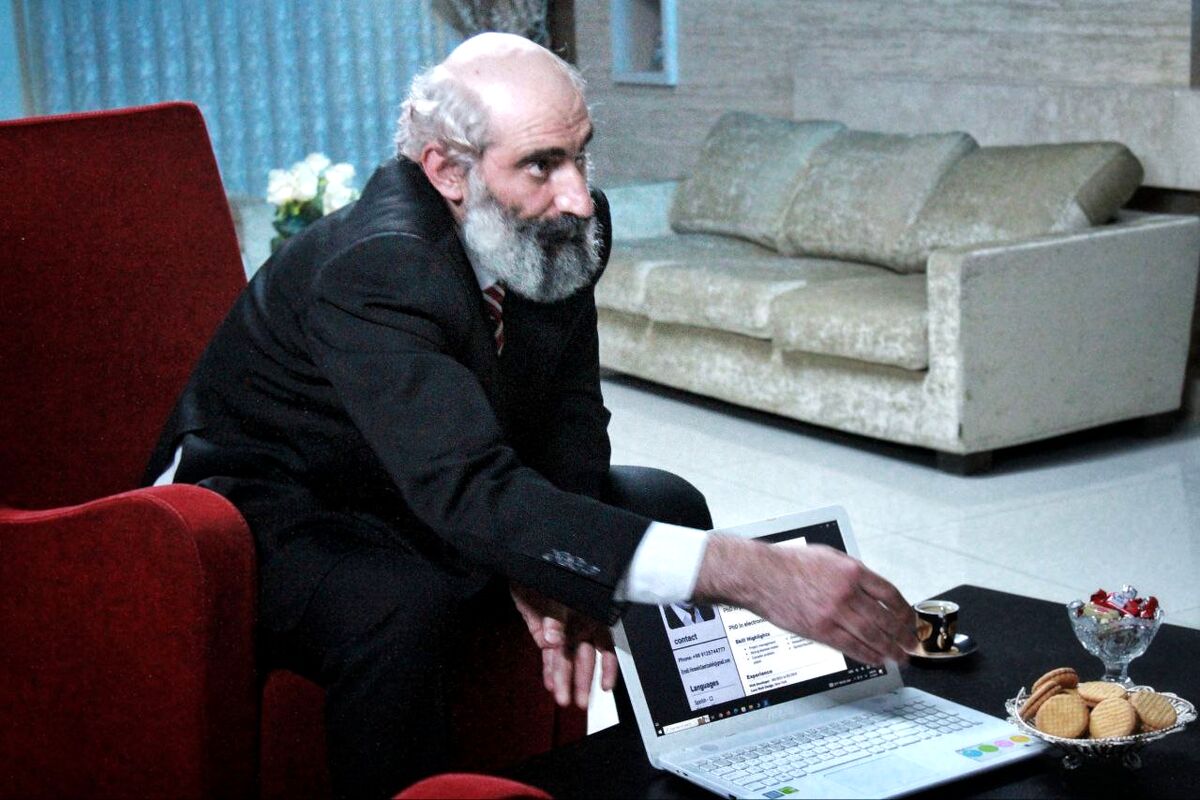از پشت میکروفن تا جلوی دوربین؛ امیر خانزاده و مسیر عاشقانه‌ای که از خبر شروع شد