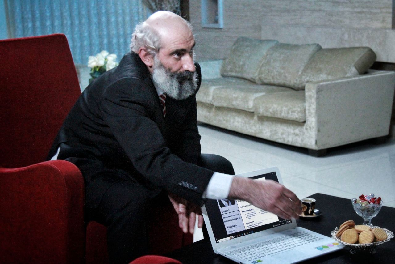 از پشت میکروفن تا جلوی دوربین؛ امیر خانزاده و مسیر عاشقانه‌ای که از خبر شروع شد