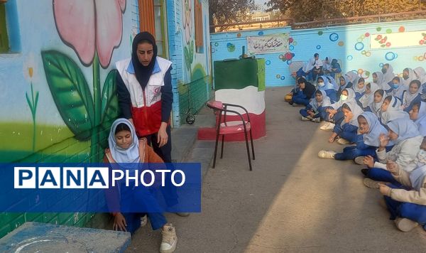 بیست و هفتمین دوره مانور زلزله در مدرسه بنت الهدی صدر ۲ 