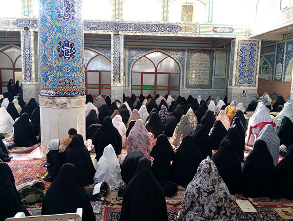 نماز جمعه‌ای که در آن شعار «مرگ بر آمریکا» طنین‌انداز شد