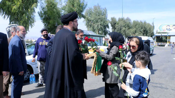 خوش‌آمدگویی مسئولان شهری قم به زائران کریمه اهل بیت(س)