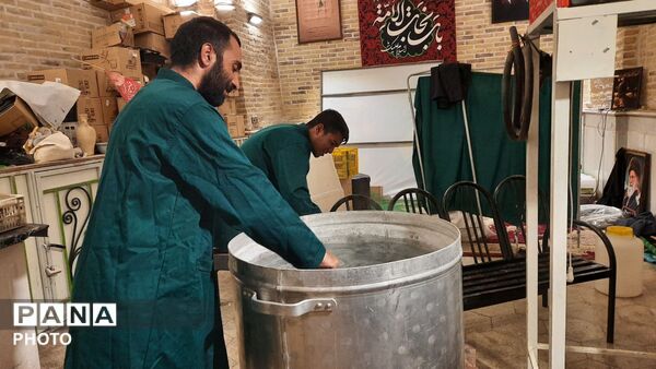 چایخانه حضرت زهرا (س) عطر و بوی دل‌انگیزی میدهد 