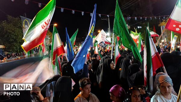 تجمع مردم پلدختر در میادین و خیابان ها به مناسبت چهلمین روز درگذشت رهبر انقلاب 