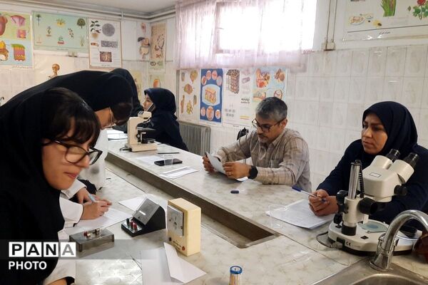 نمایش توانمندی‌های علمی دانش‌آموزان شهریار در جشنواره خوارزمی، محور علوم آزمایشگاهی