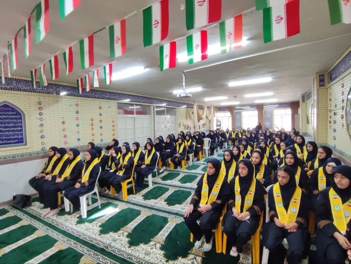  آیین باشکوه زنگ انقلاب در دبیرستان شهید بهشتی