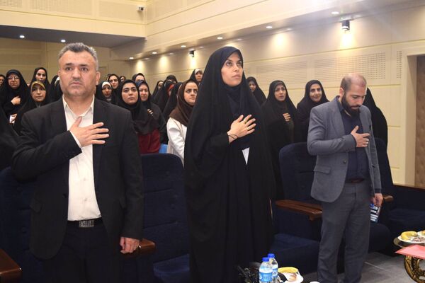 تجلیل از معلمان نمونه منطقه ۱۴ به مناسبت هفته گرامیداشت مقام معلم