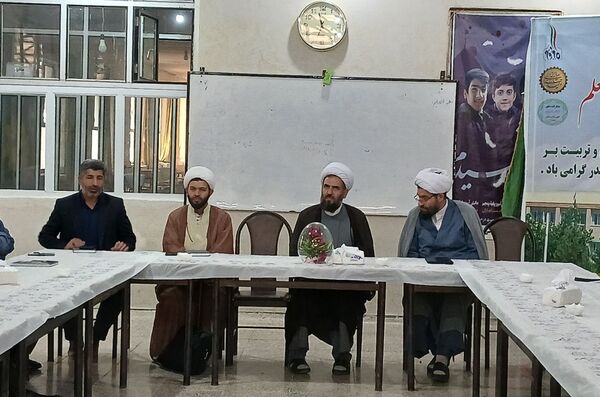جلسه هماهنگی ۱۳ آبان و روز دانش‌آموز در شهر مهستان