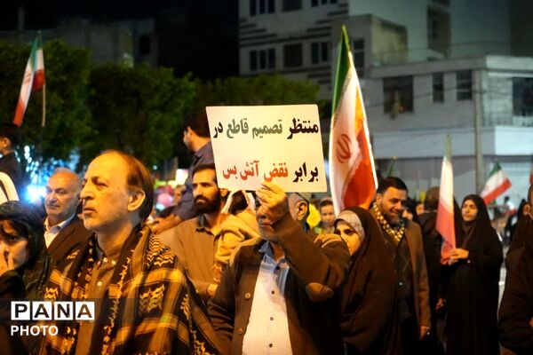 اقتدار و آمادگی دختران البرزی در رژه «جان فدای البرزی» پاسخی به هجمه‌ها در دهه کرامت