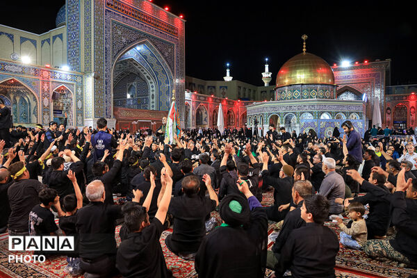 عزاداری سنتی شب هفتم محرم در «حسینیه حرم»