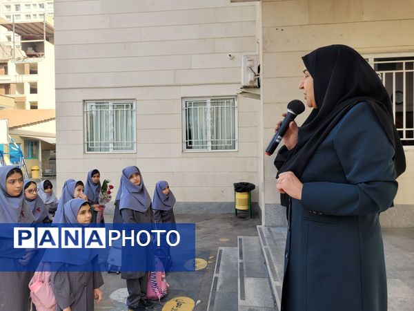 دبستان مصلی نژاد حضرت زینب میزبان مراسم آغاز سال تحصیلی شد