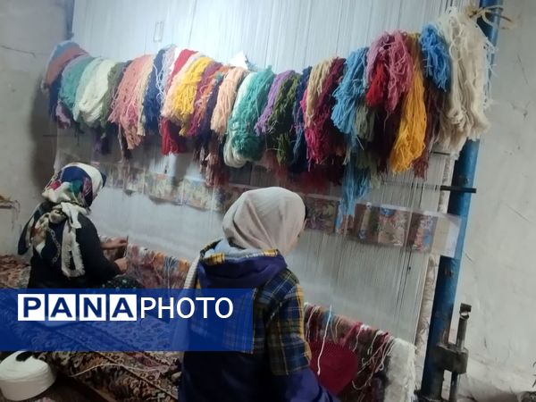 هنر قالی بافی ،پیشه‌ سنتی‌ بانوان‌ مهدی آباد خلیل آباد 