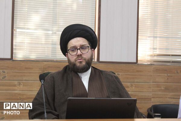 نشست شورای اندیشه‌ورز سازمان دانش‌آموزی استان قم