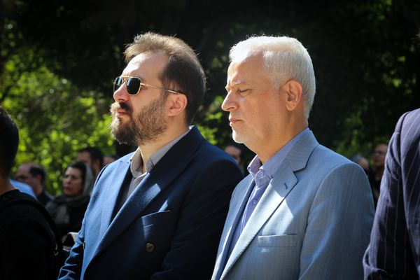  مراسم تشییع پیکر هوشنگ حریرچیان در  خانه هنرمندان اصفهان