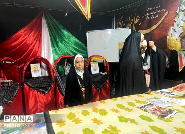 برگزاری مراسم بزرگداشت قائد امت در خاتم