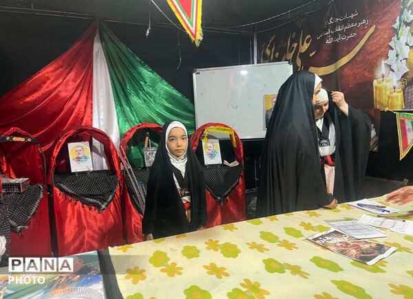 برگزاری مراسم بزرگداشت قائد امت در خاتم