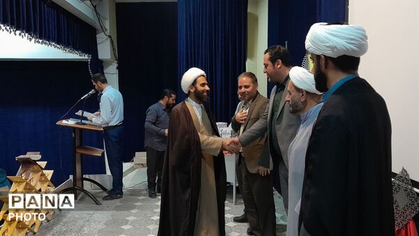 تجلیل از فعالان و برگزیدگان مسابقات قرآنی درگزین