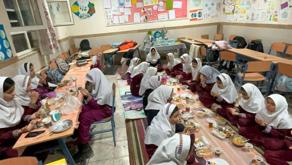 ضیافت افطاری ماه رمضان به میزبانی دبستان شطیطه۲ نیشابور