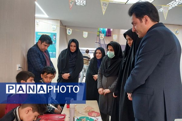 برپایی نمایشگاه طرح جابر ابن حیان در دبستان هیأت امنایی شهید قلنبر ناحیه 2 شهرری 