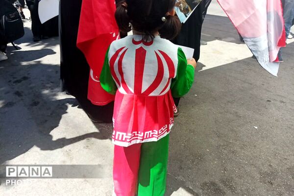 عبورِ پیکرِ عشق؛ آخرین وداع در مشهد از پشتِ شیشه‌های غبارگرفته