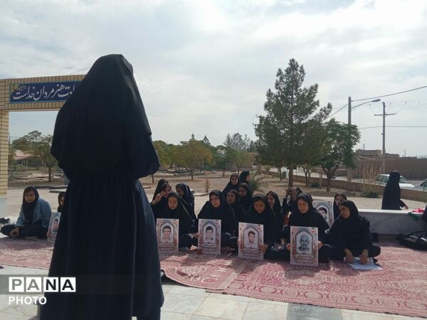 مراسم گرامیداشت هفته دفاع مقدس در روستای بزنجرد خلیل آباد 