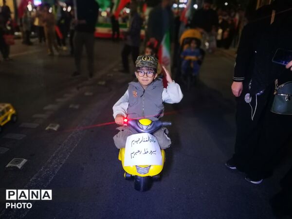 حرکت خودرویی سربازان 1400 پای کار انقلاب
