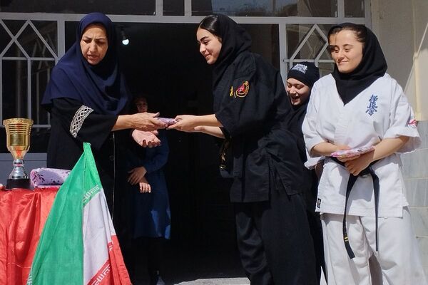 برگزاری المپیاد ورزشی درون‌مدرسه‌ای در مدرسه یاس‌نبی،فتح در بهارستان‌دو