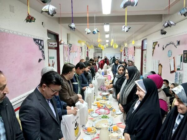 بزرگداشت روز مادر در دبستان ۲۲ بهمن آباده