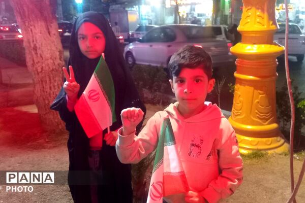 حضور مردم‌ نسیم‌شهر در سی هفتمین تجمع شبانه میدان‌ هفت‌تیر