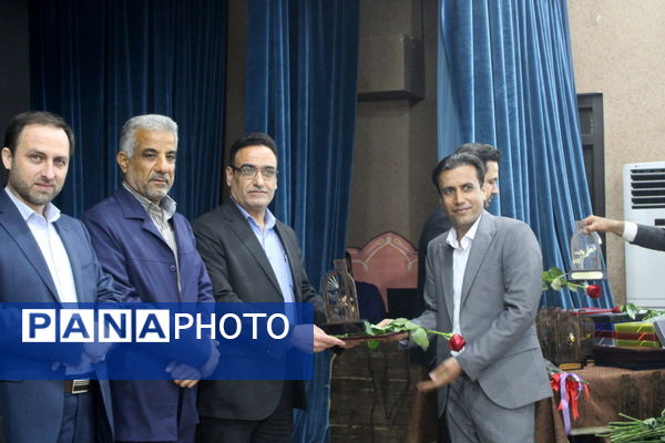 تجلیل از معلمان نمونه استان بوشهر 