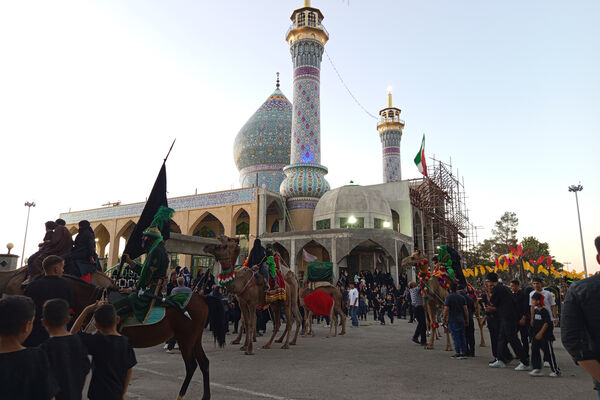 استقبال از ماه محرم با آیین سنتی چاووش‌خوانی در شهر بهمن