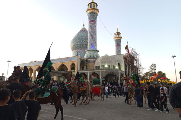 استقبال از ماه محرم با آیین سنتی چاووش‌خوانی در شهر بهمن