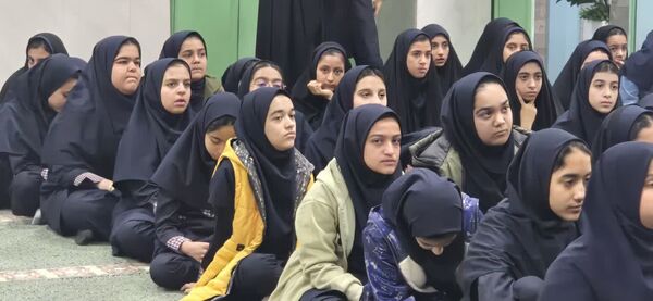 برگزاری مراسم بزرگداشت خانواده شهید تشکری در دبیرستان شاهد فردوس