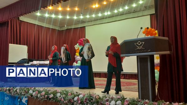 جشن نیمه شعبان و  گرامیداشت دهه فجر انقلاب اسلامی در کانون مهرتابان نیشابور