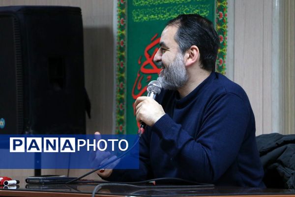 مسیر معلمی گامی در ارتقای مهارت‌های حرفه‌ای فرهنگیان ملارد