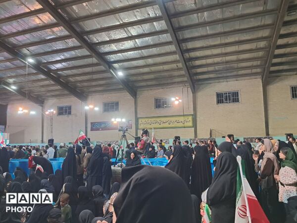 حضور گسترده مردم شهر نیر در جشن زیر سایه خورشید