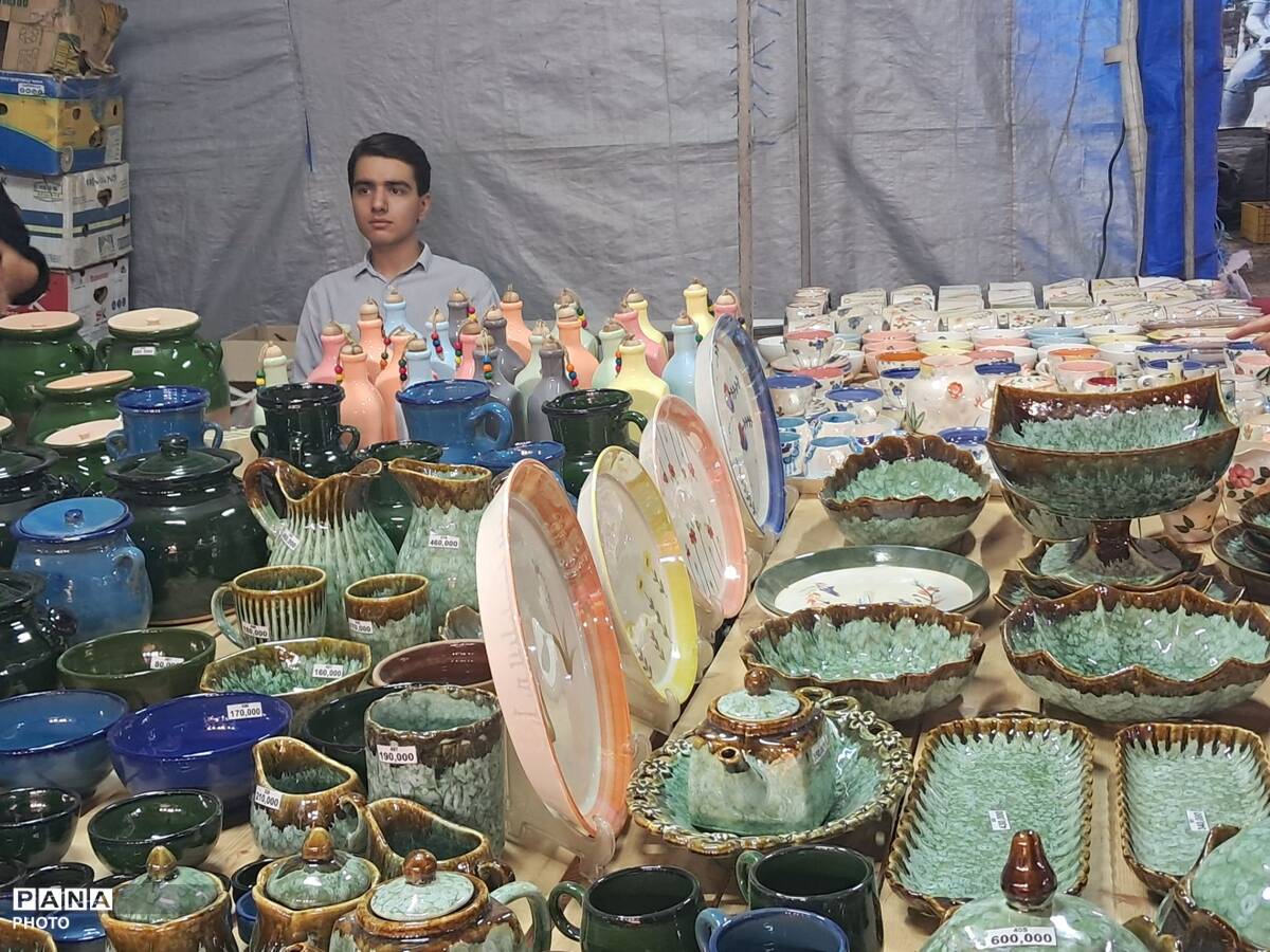 ششمین نمایشگاه صنایع دستی و گلاب گیری شهر کرج 