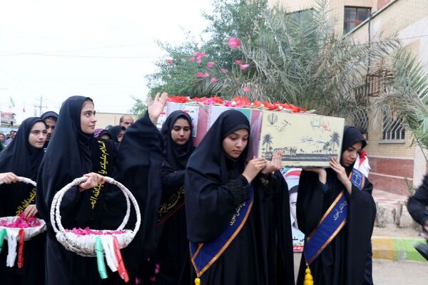 استقبال از پیکر مطهر شهید گمنام در اهرم تنگستان 