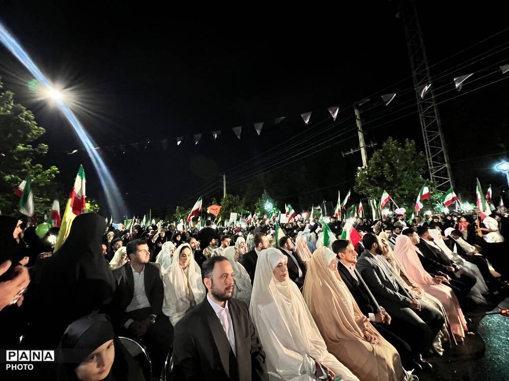 ازداواج ۵۰ زوج کرجی در شب سالگرد ازدواج امام علی(ع) و حضرت فاطمه(س) در کرج 