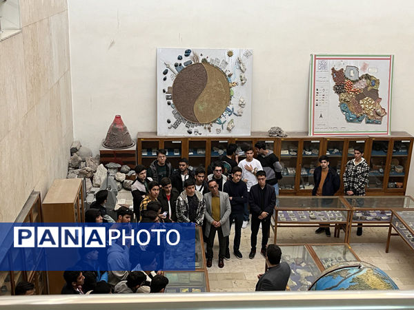 بازدید علمی دانش‌آموزان دبیرستان هدایتی قم از دانشگاه شهید بهشتی تهران 