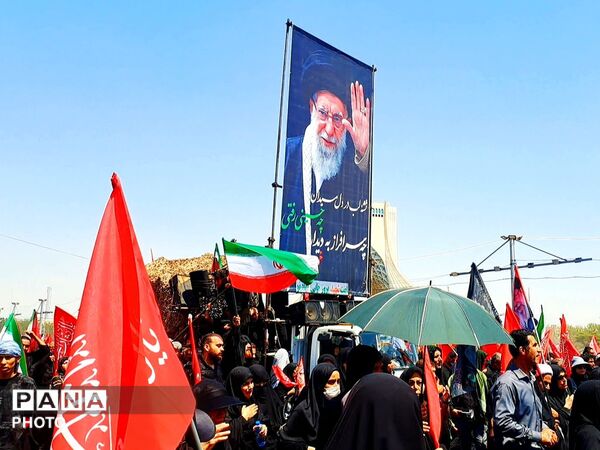 آخرین سلام؛ از میدان انقلاب تا میدان آزادی، تهران در آیین وداع با رهبر شهید