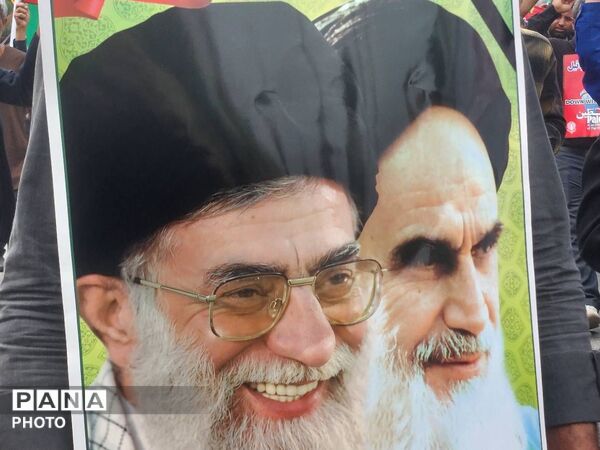 حضور پرشور مردم میناب در روز جهانی قدس و بدرقه شهید پاسدار ابوالفضل اکبری